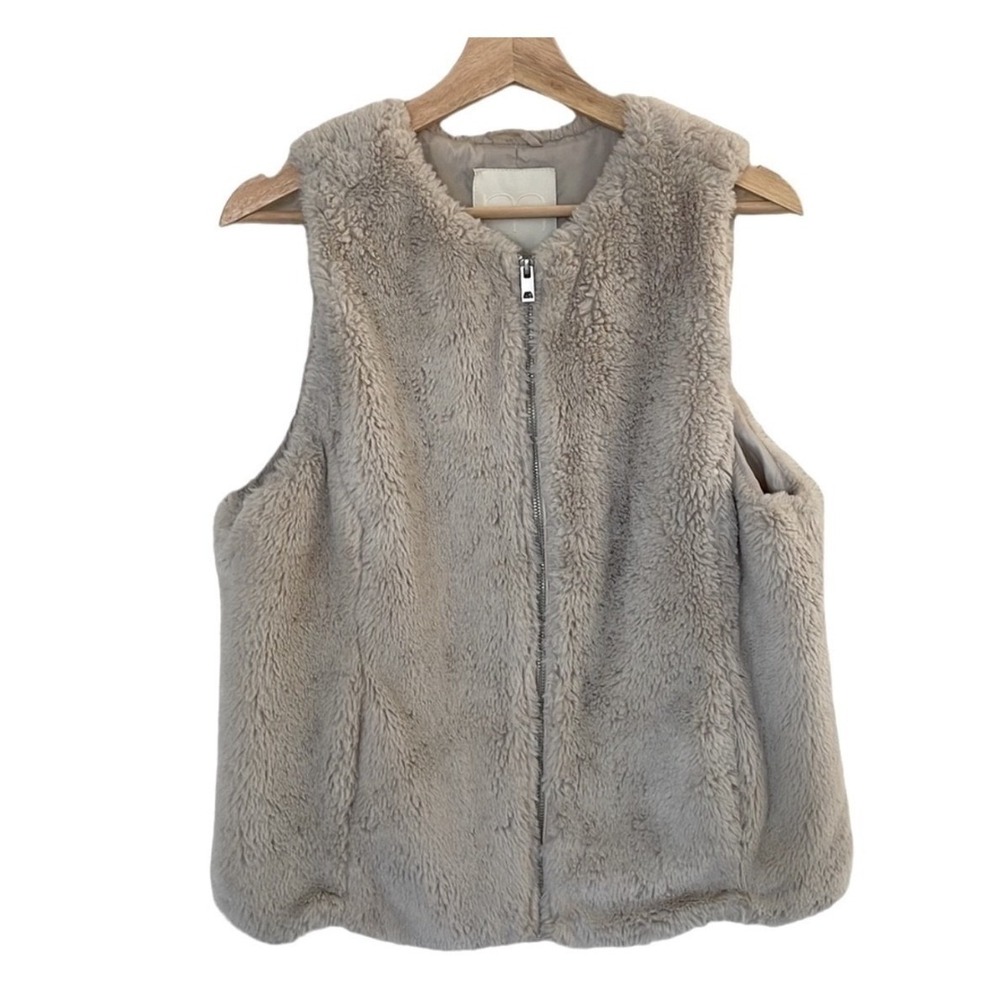 Maurices Vest Sweater Tan Beige Faux Fur Sherpa Zip Front Neutral Size Medium